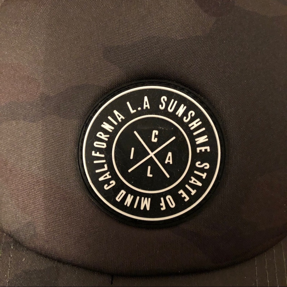 Camo SnapBack - Picture 3 of 5